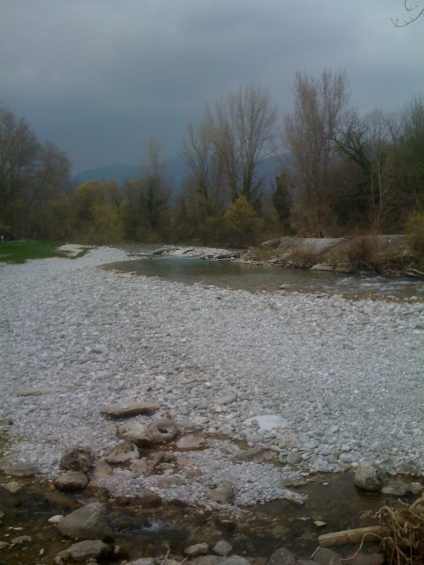 Fiume Natisone, sotto il ponte di Vernasso (inizio zona RP1), Aprile 2013